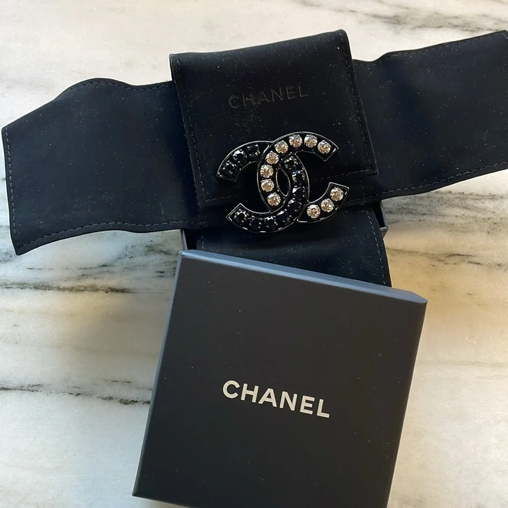 Interlocking Chanel Brooch / Pin, Black & Crystal, comes with pouch and box